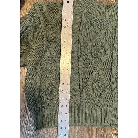 Cableknit Mockneck Sweater Size Medium Green Heavy 3D Flowers Cropped Forever 21 - Picture 3 of 5